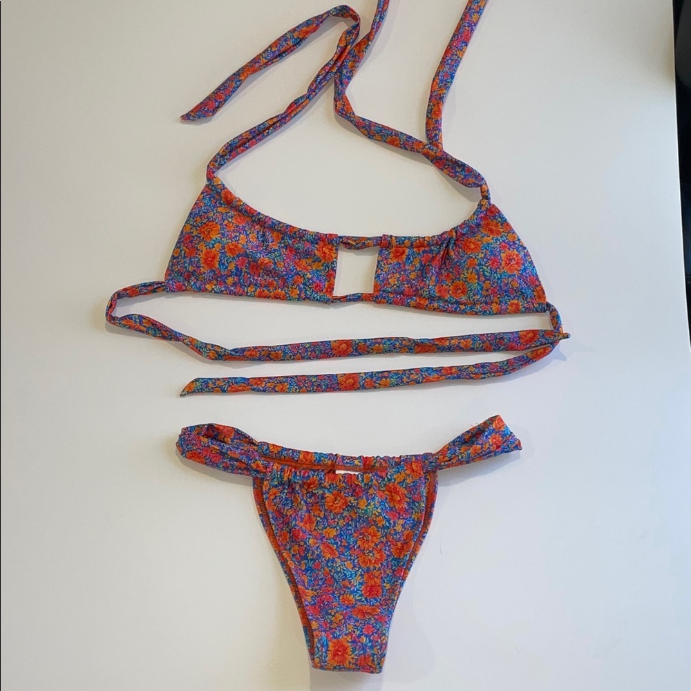 Strawberry milk mob Apres bikini